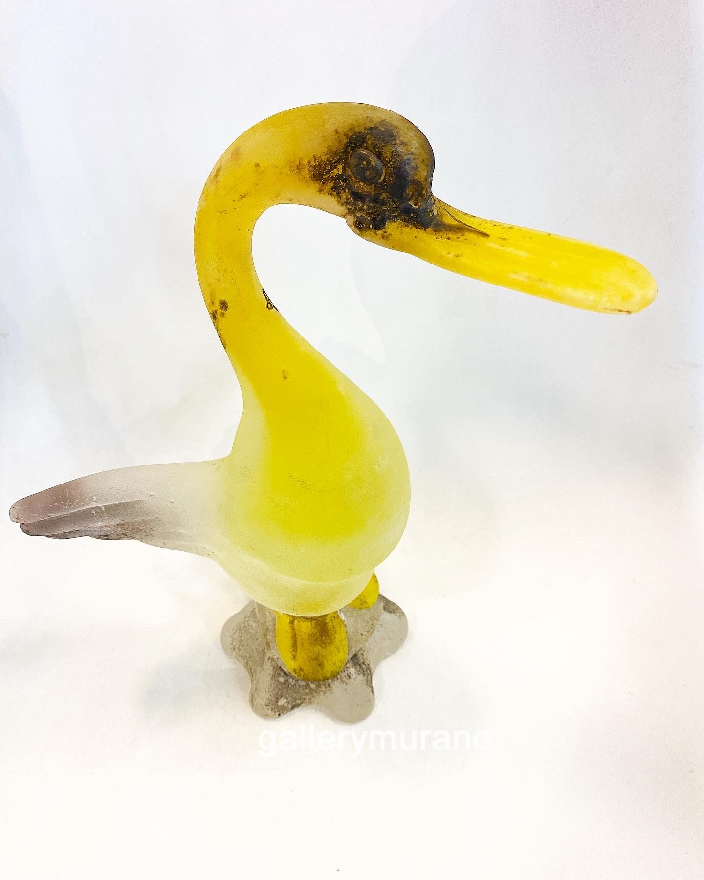 Скульптура утка матовая желтая