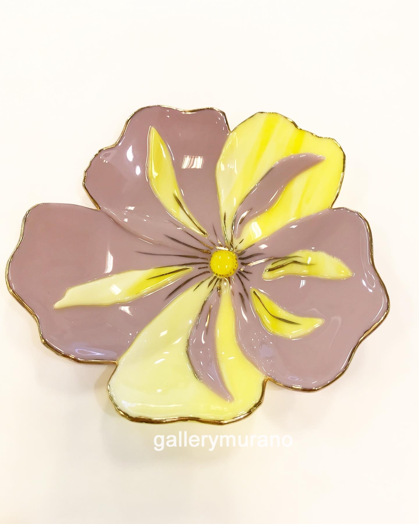 Тарелка цветок карамель